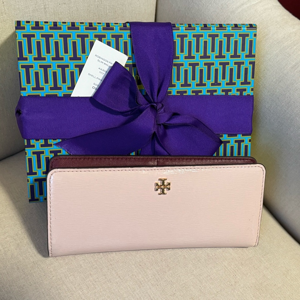 Tory Burch Robinson Patent Slim Wallet